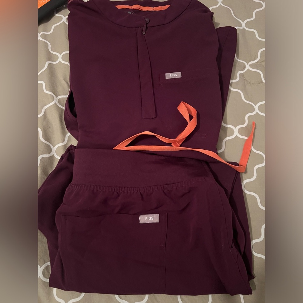 $50 includes shipping. Plus size Figs uniform.